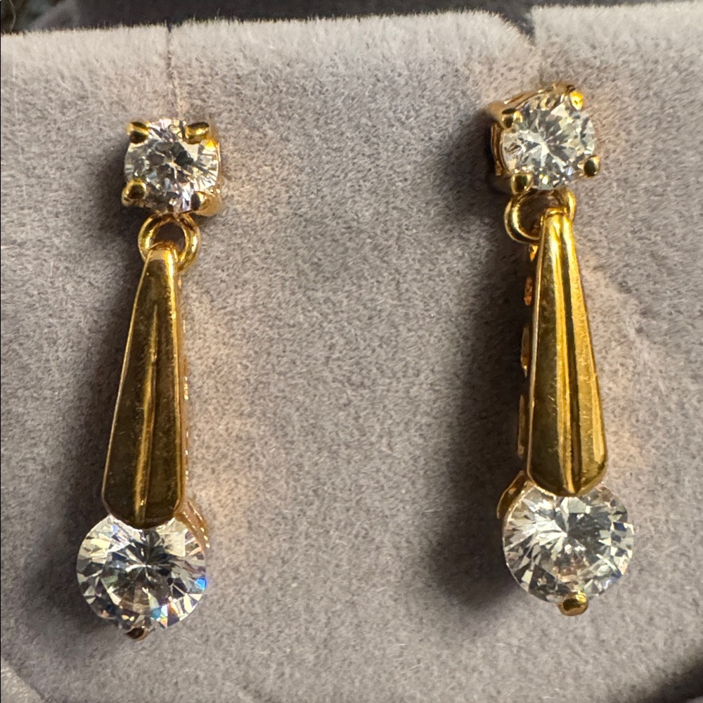 3096 Swarovski Crystal Elements Post Earrings - image 1